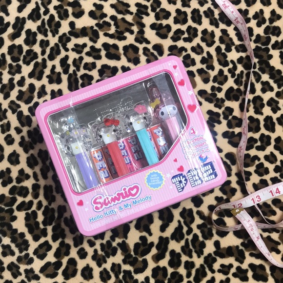 2006 SANRIO Hello Kitty & My Melody PEZ Metal Pink Lunch Box Vintage Hearts Cute - Picture 10 of 11